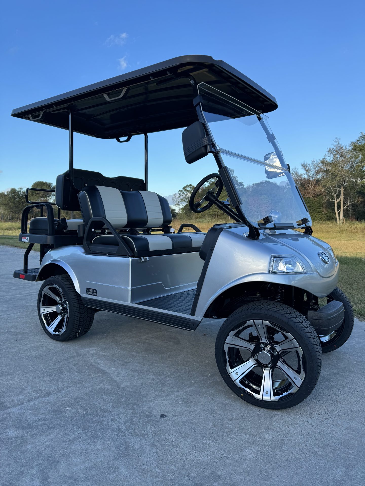 Custom 2023 Evolution Classic 4 Pro Lithium Ion Battery Golf Cart